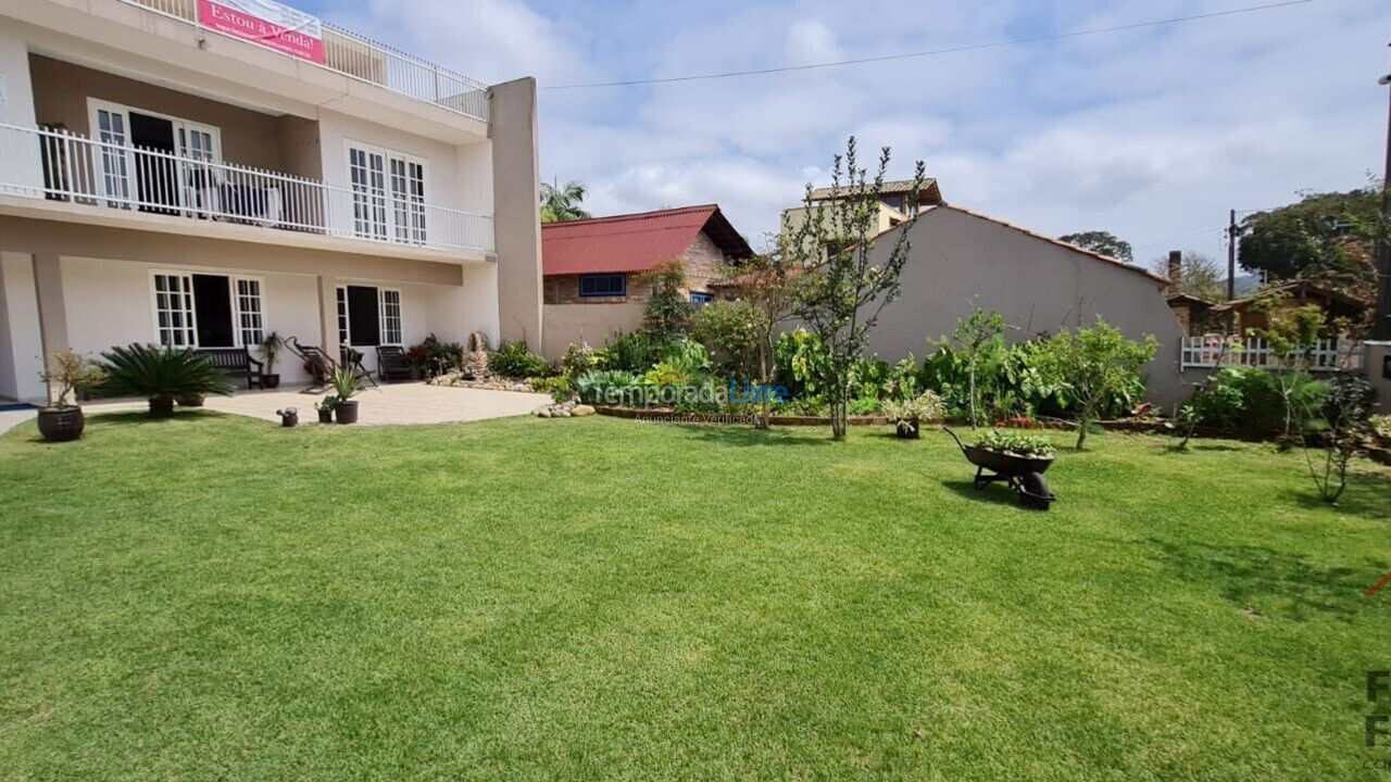 Casa para alquiler de vacaciones em São Francisco do Sul (Ubatuba)