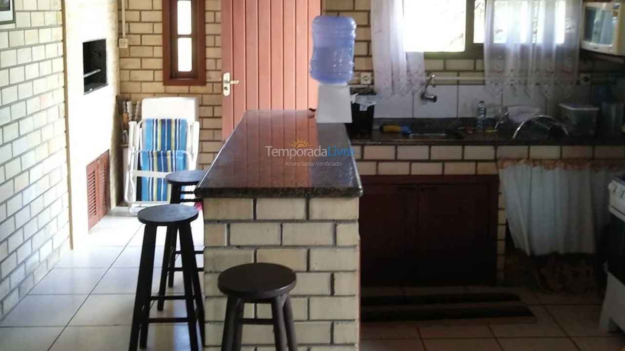 Casa para aluguel de temporada em Imbituba (Praia de Ibiraquera)