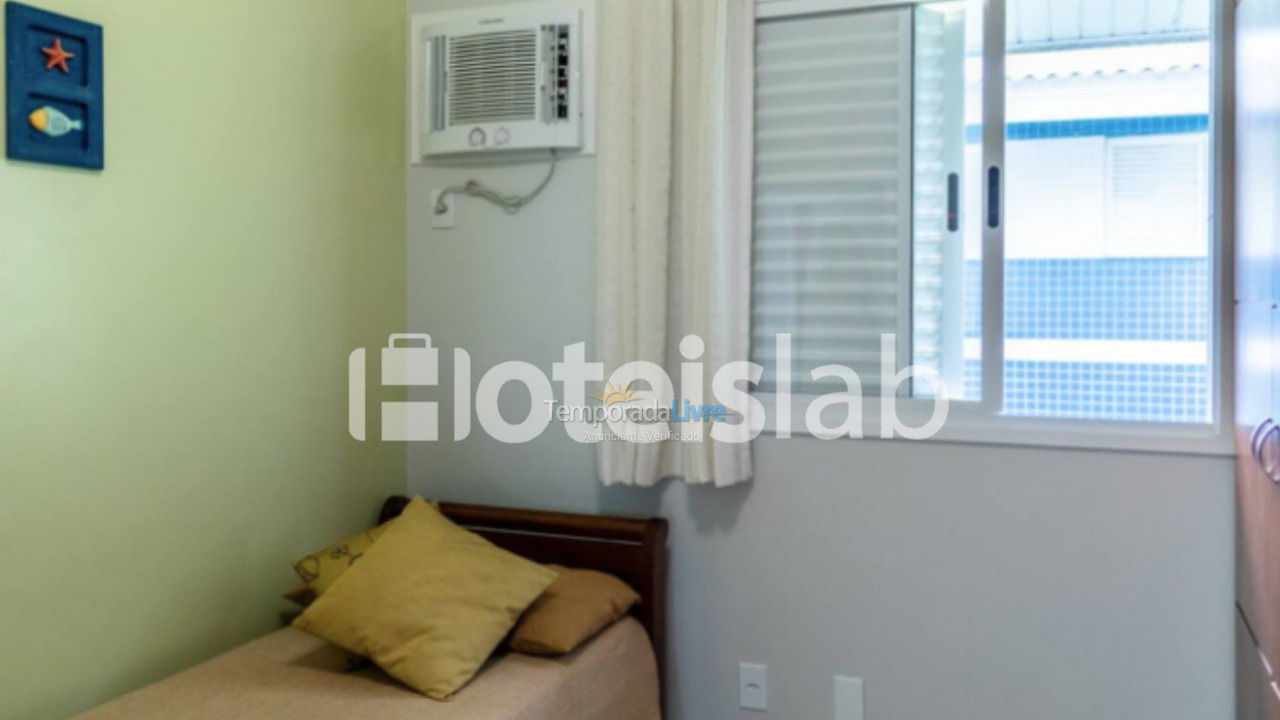 Apartamento para aluguel de temporada em Florianópolis (Praia Brava)