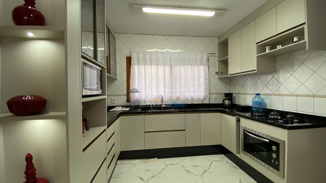 Casa para aluguel de temporada em Florianopolis (Jurerê Internacional)