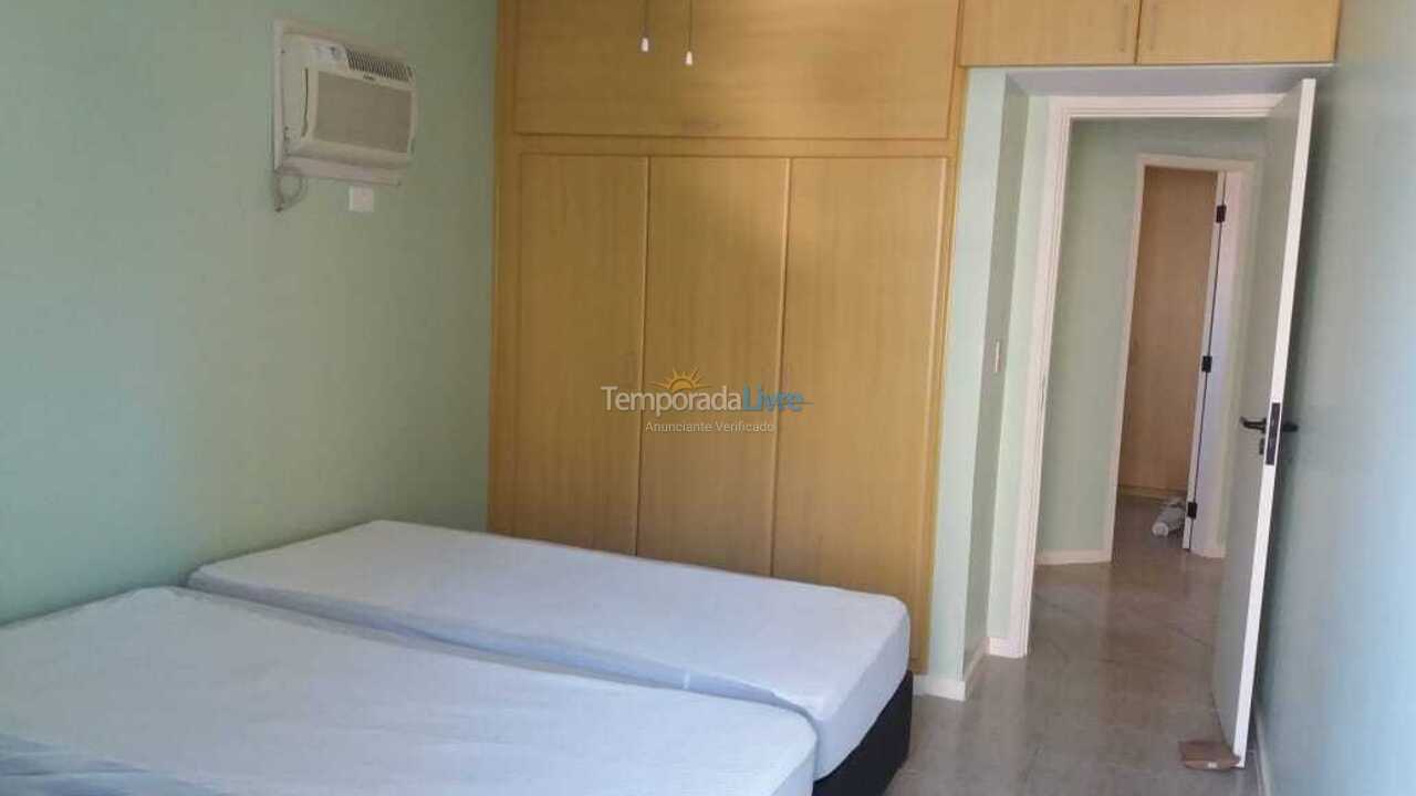 Apartamento para aluguel de temporada em Guarujá (Pitangueiras)