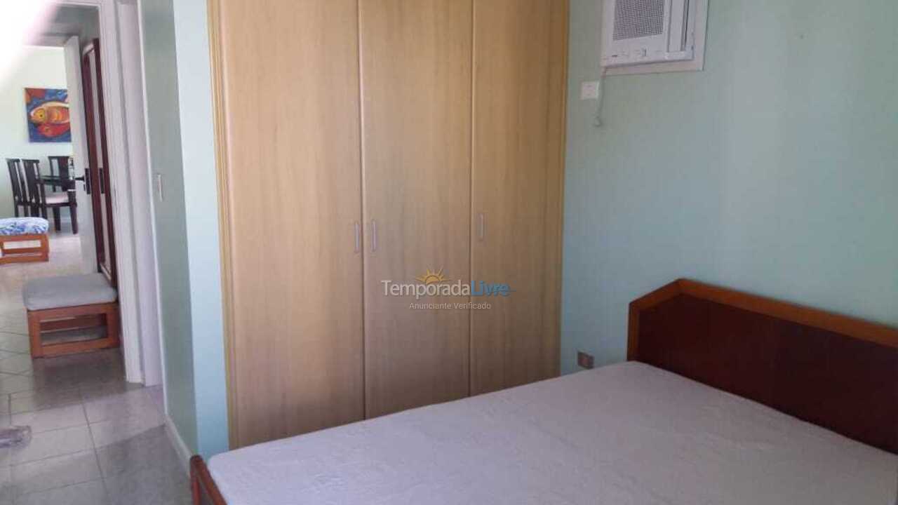 Apartamento para aluguel de temporada em Guarujá (Pitangueiras)