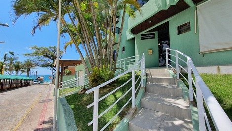 A bedrooms apartment a few meters from Bombinhas Beach!