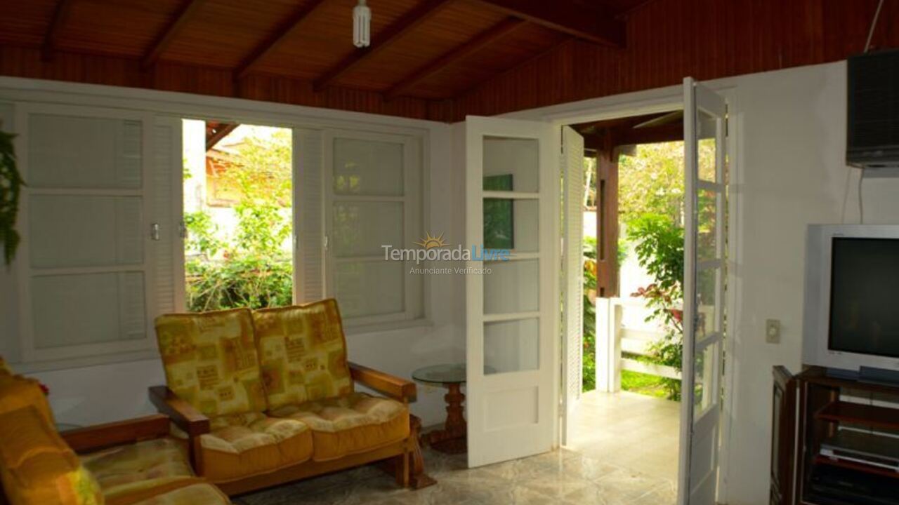 Casa para aluguel de temporada em Ubatuba (Praia do Sape)