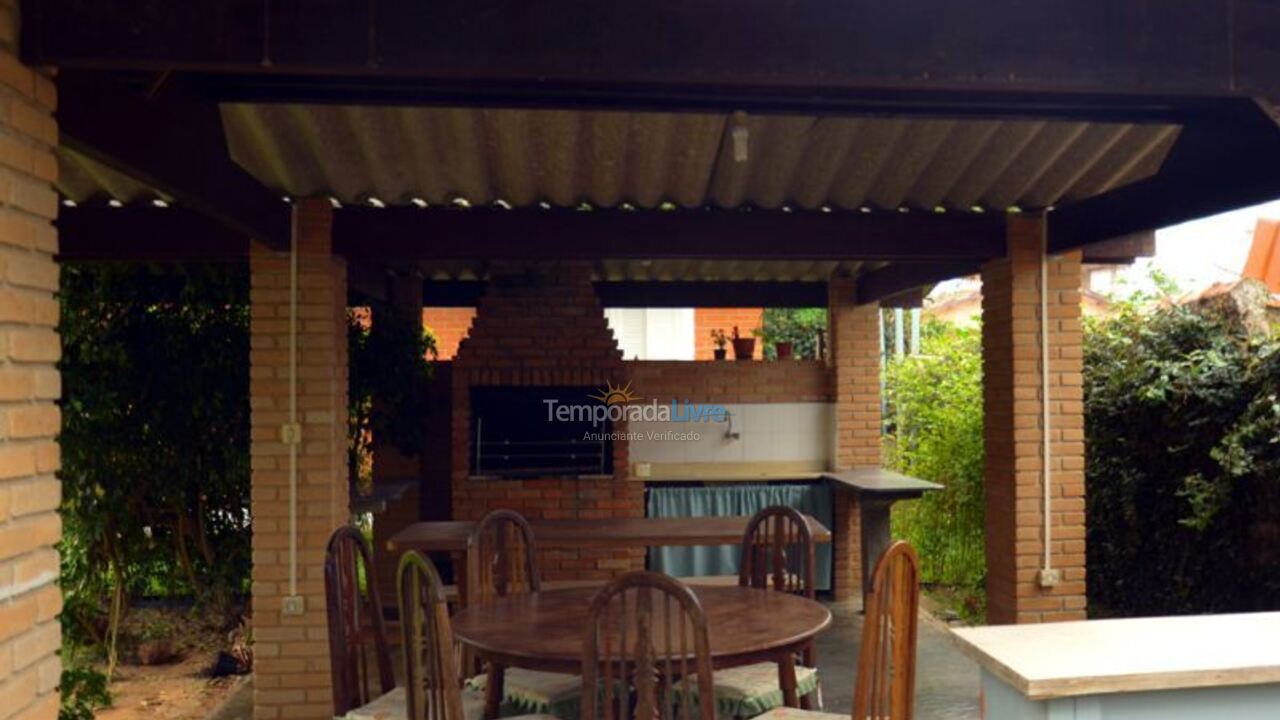 Casa para aluguel de temporada em Ubatuba (Praia do Sape)