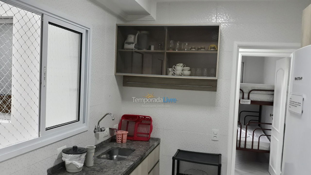 Apartamento para aluguel de temporada em Guarujá (Pitangueiras)