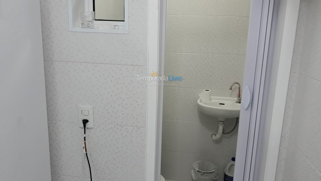 Apartamento para aluguel de temporada em Guarujá (Pitangueiras)