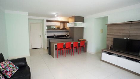 Lermoso apartamento en condominio completo!