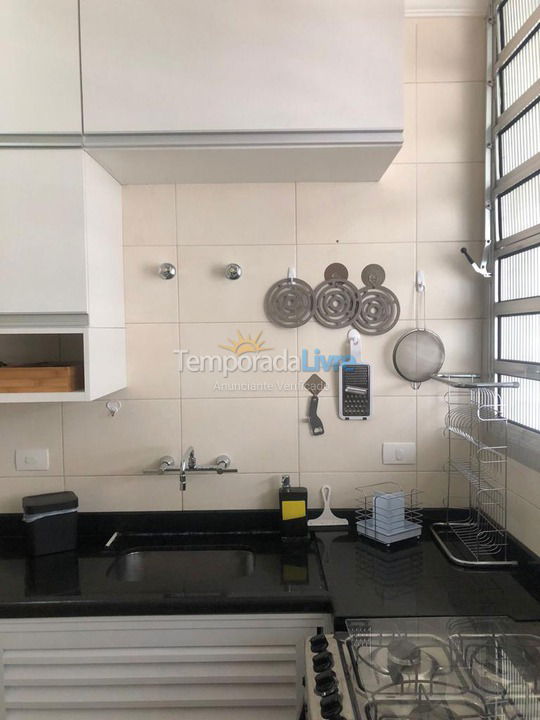 Apartamento para aluguel de temporada em Guarujá (Pitangueiras)