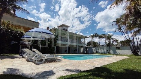 House 4 suites- Pool/Barbecue, Wi-Fi, AIR COND near Praia de