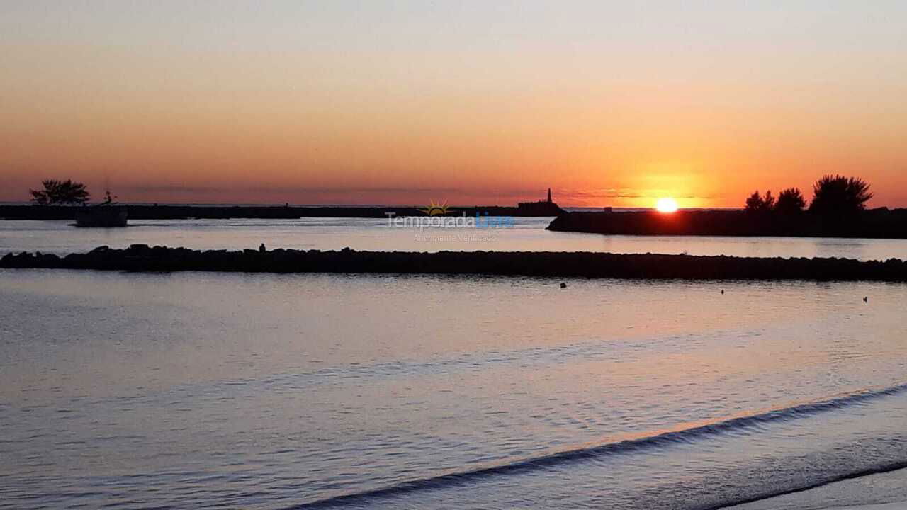 Casa para aluguel de temporada em Laguna (Ponta da Barra)