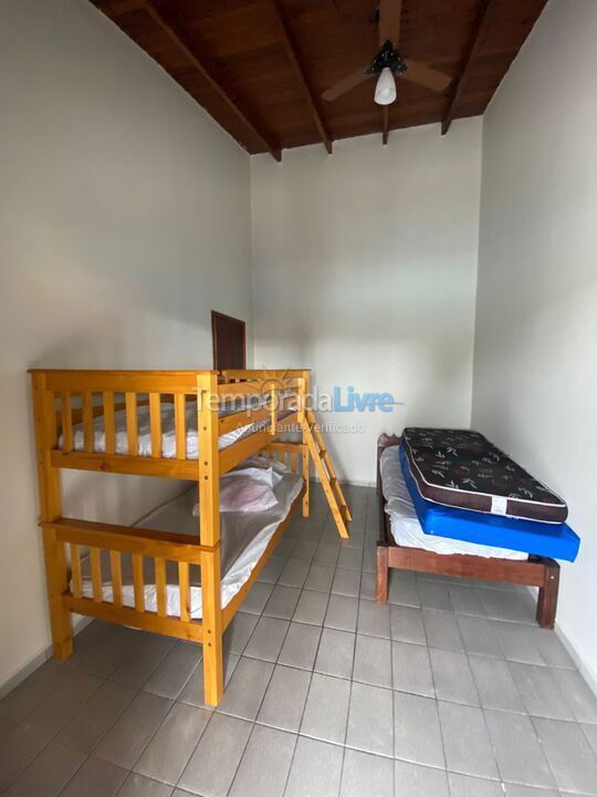 Casa para alquiler de vacaciones em Caraguatatuba (Porto Novo)