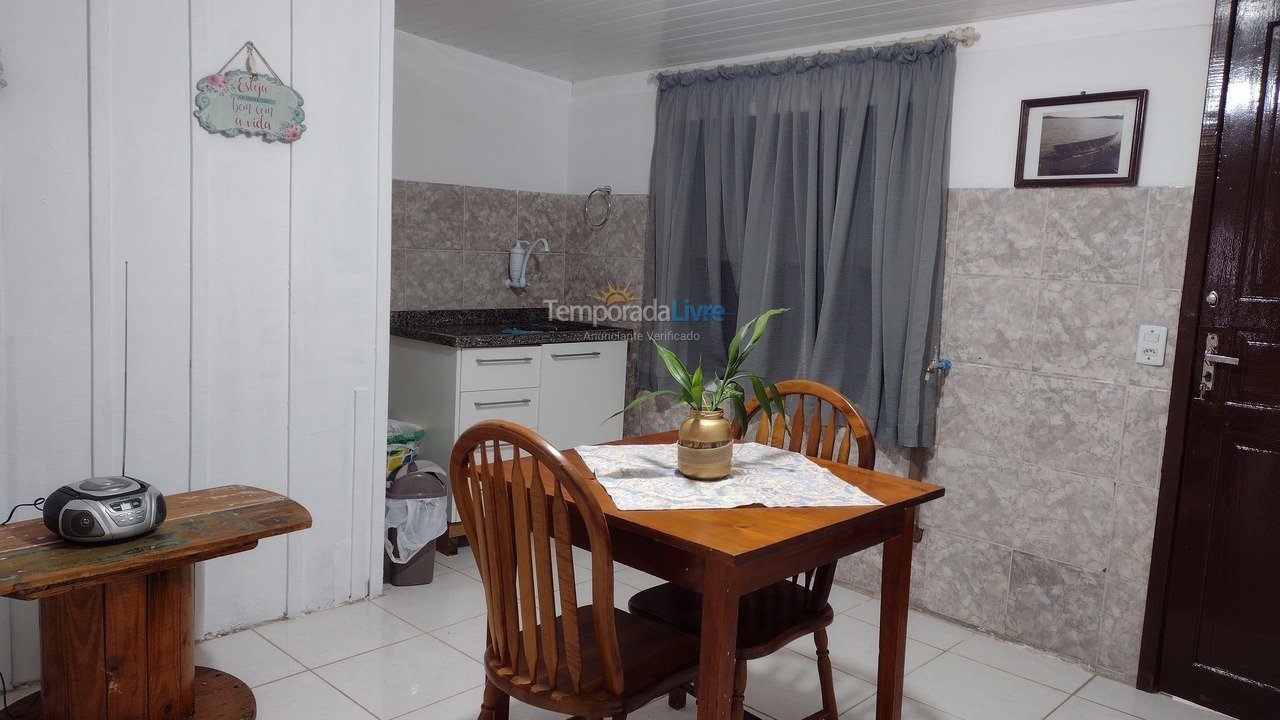 Casa para alquiler de vacaciones em Matinhos (Betaras)