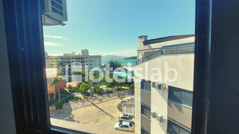 Beautiful penthouse overlooking the sea!