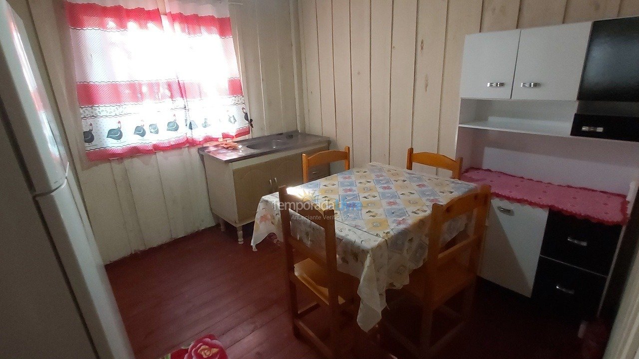 Casa para aluguel de temporada em Ponta Grossa (Carácará)