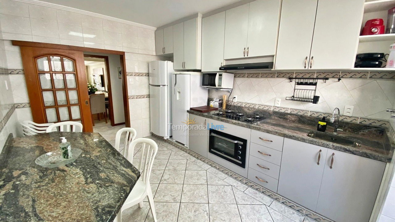 Apartamento para aluguel de temporada em Balneário Camboriú (Centro)