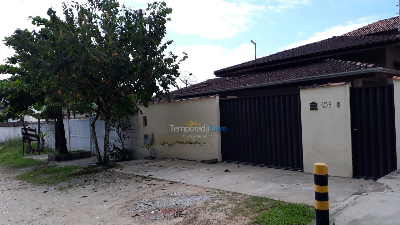 Casa para alquiler de vacaciones em Ubatuba (Praia das Toninhas)