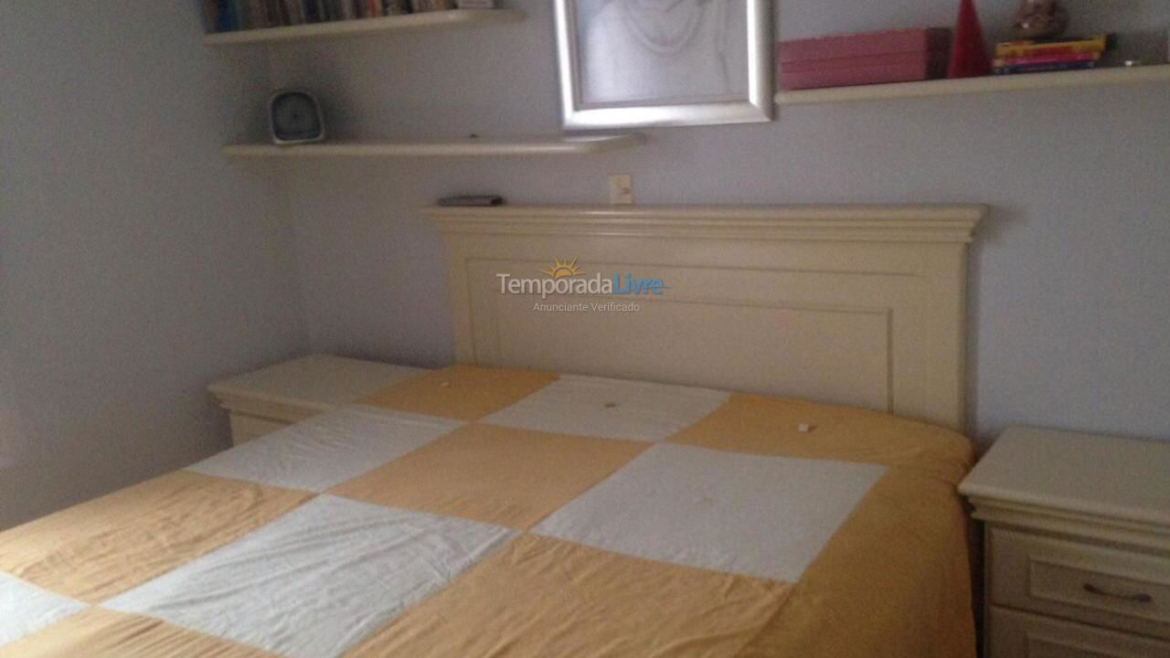 Apartamento para aluguel de temporada em Torres (Centro)