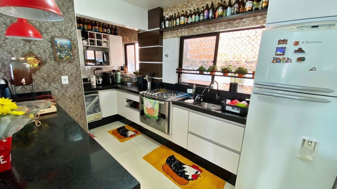 Apartamento para aluguel de temporada em Balneário Camboriú (Centro)