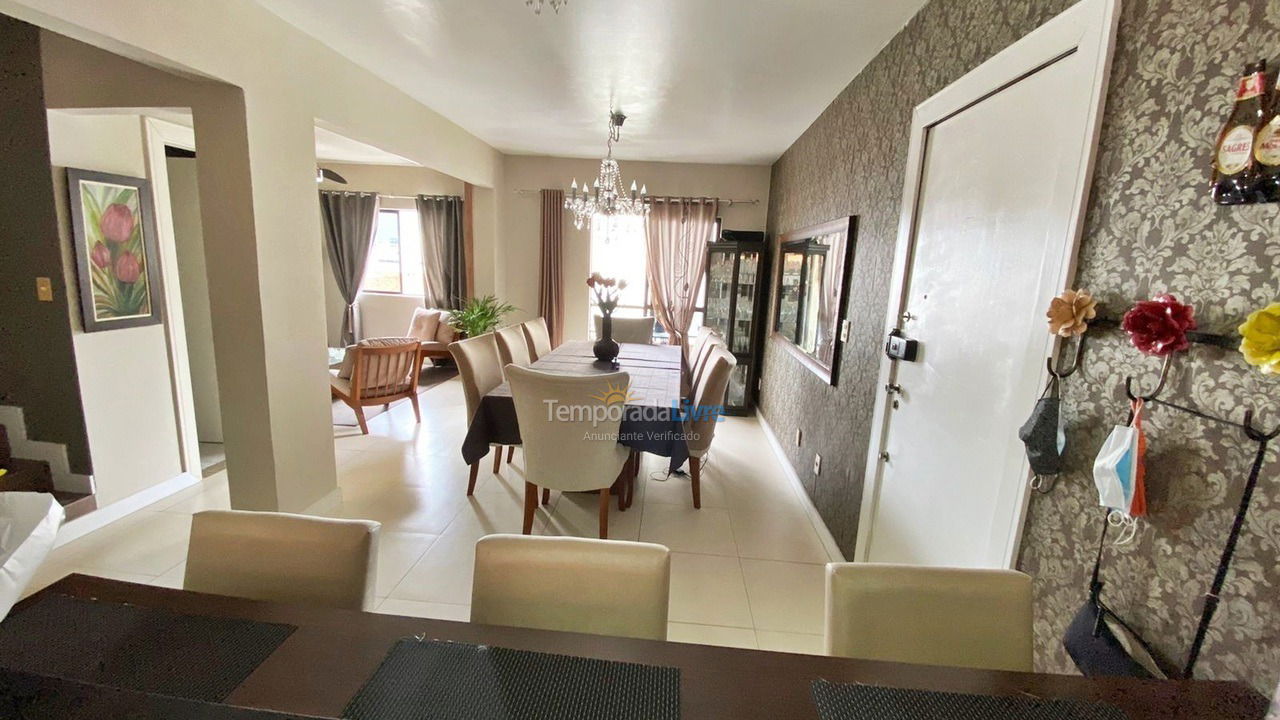 Apartamento para aluguel de temporada em Balneário Camboriú (Centro)