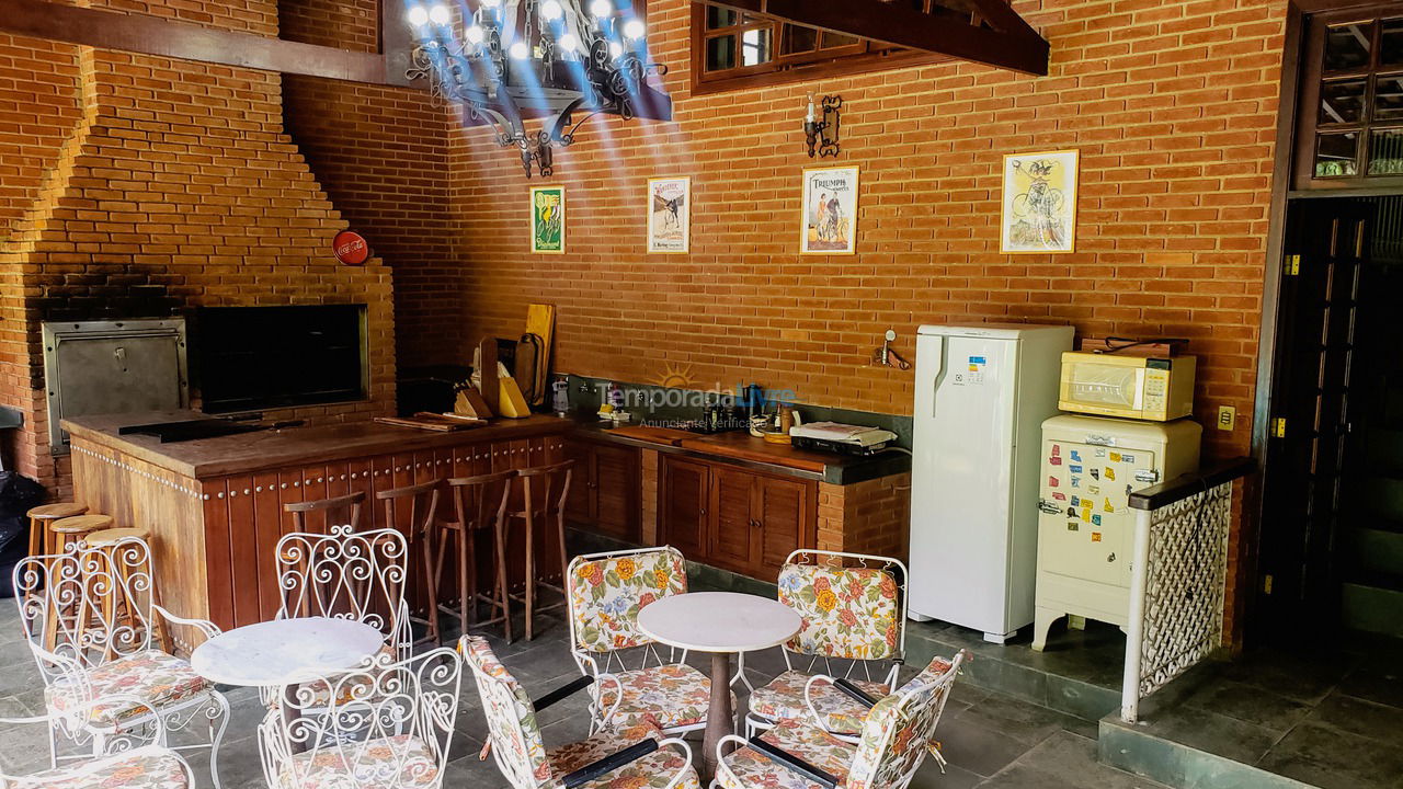 Granja para alquiler de vacaciones em Juquitiba (Plena Natureza Com Wifi Jogos Linda área de Churrasco)