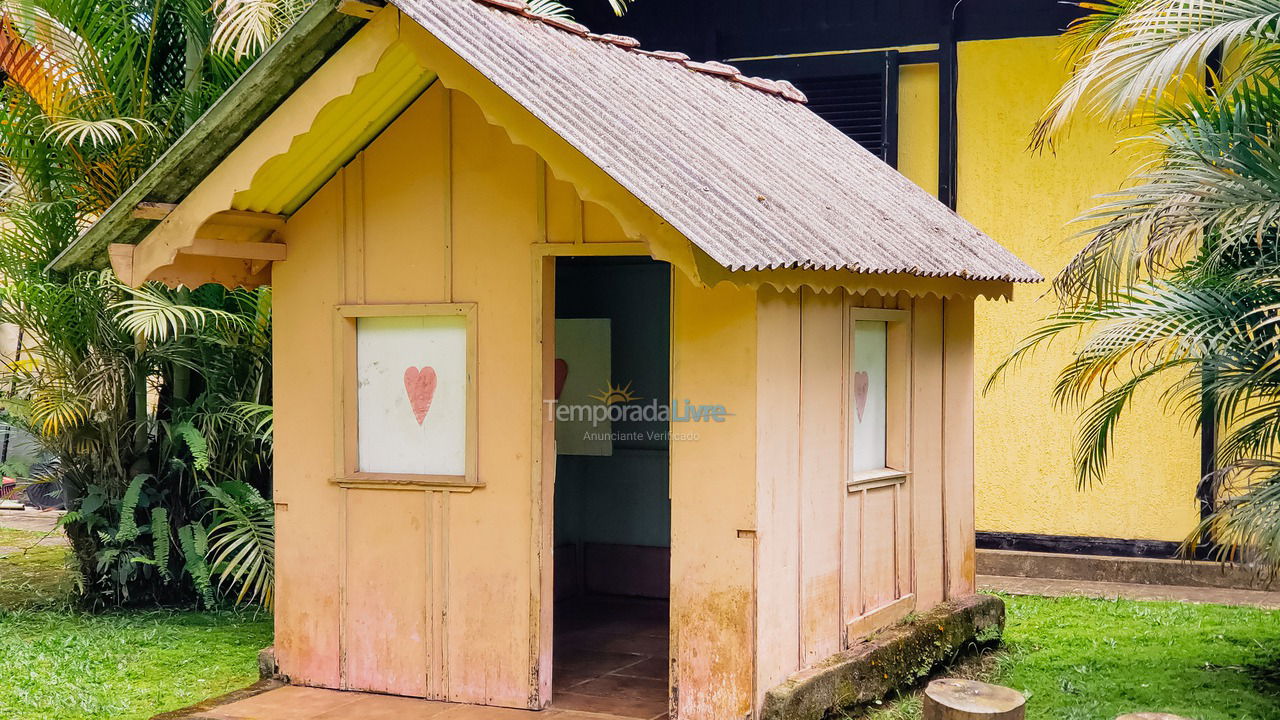 Granja para alquiler de vacaciones em Juquitiba (800 Mts da Rodovia Locamos Até 40 Adultos)