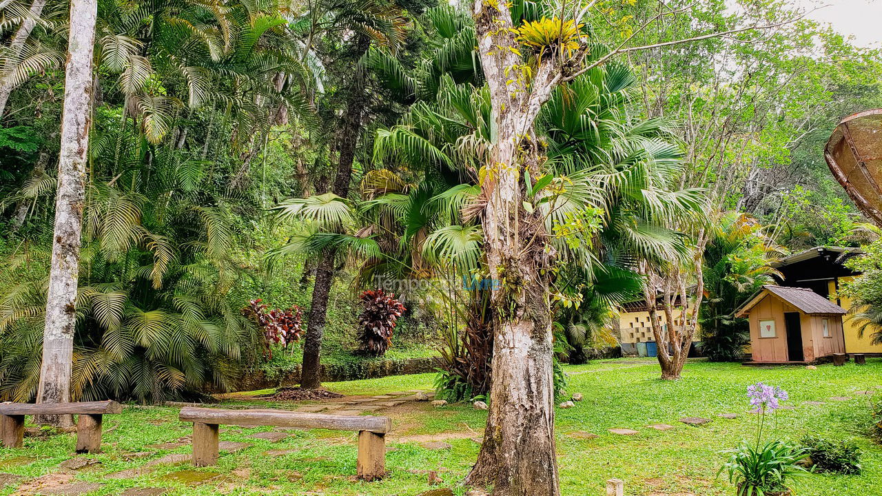 Granja para alquiler de vacaciones em Juquitiba (800 Mts da Rodovia Locamos Até 40 Adultos)