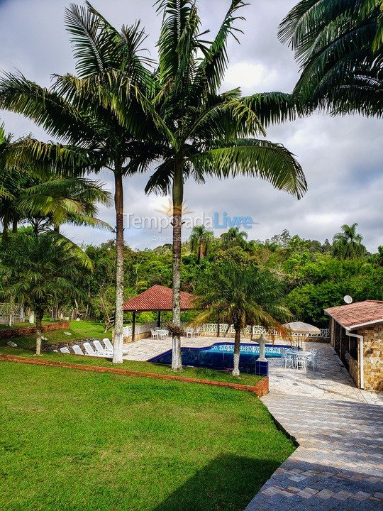 Ranch for vacation rental in São Lourenço da Serra (Alto Padrão Piscina Adulto E Infantil 600 Mts da Rodovia I)