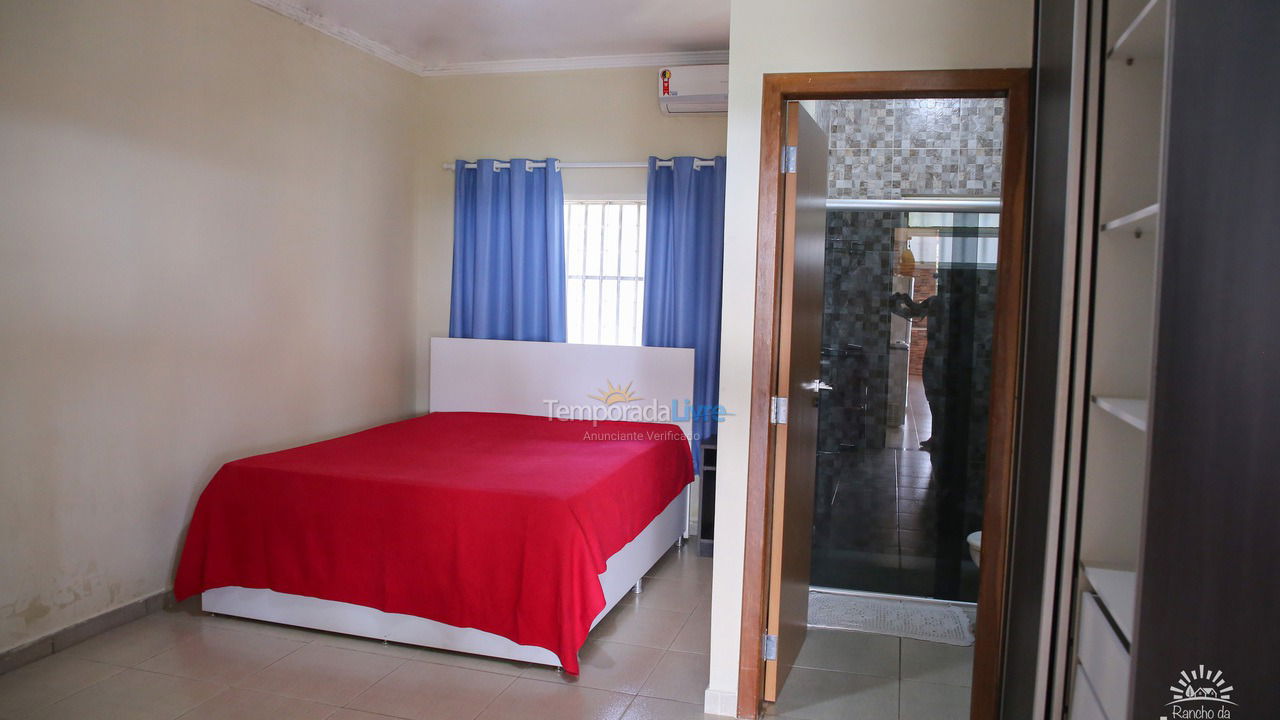 House for vacation rental in Alexânia (Condomínio Recanto do Sabiá)