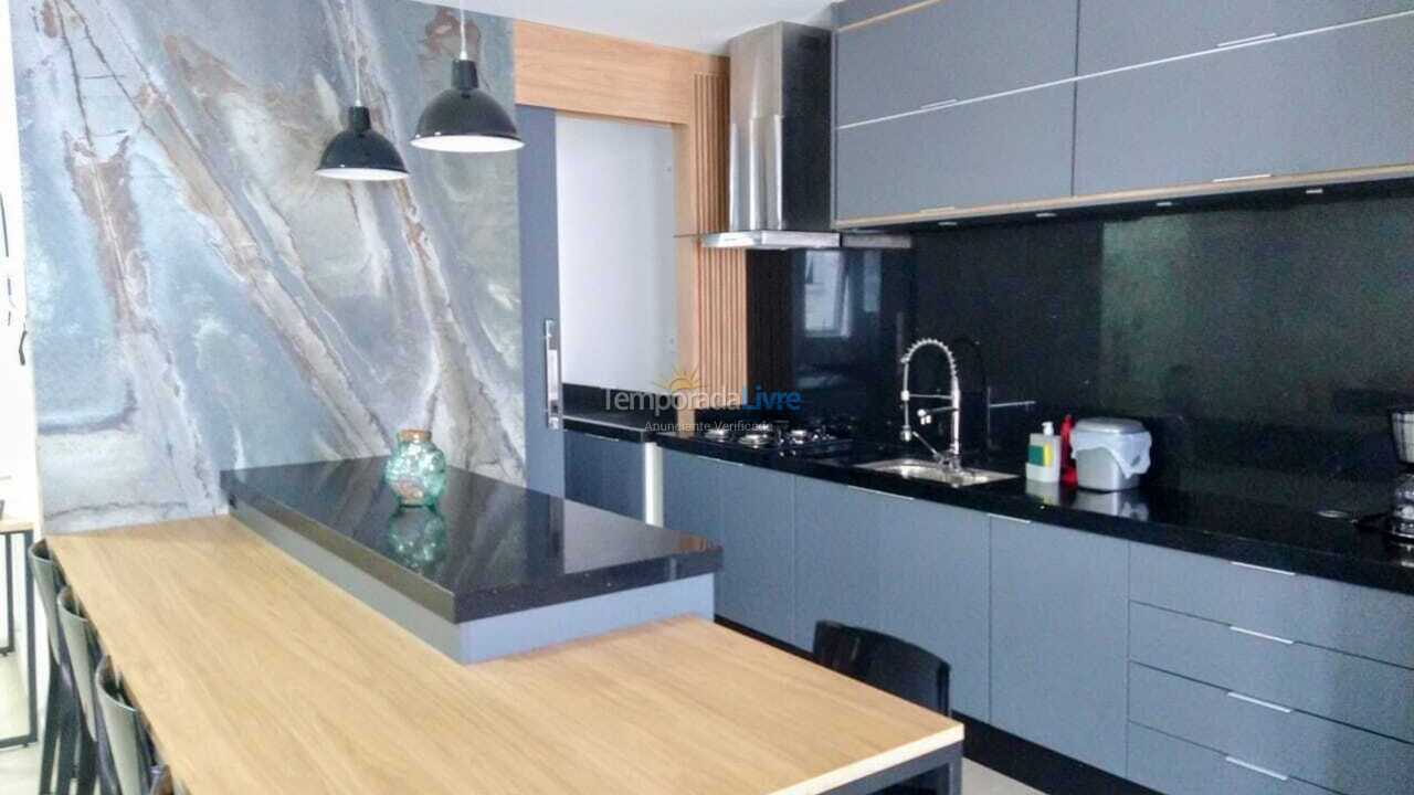 Apartamento para aluguel de temporada em Florianopolis (Praia dos Ingleses)