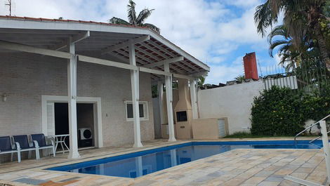 Beautiful house 100 meters from Enseada beach in Guarujá