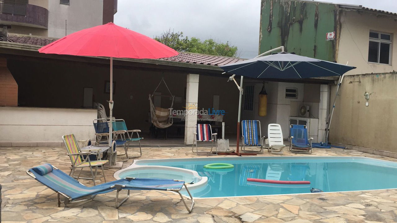 Casa para aluguel de temporada em Matinhos (Inajá)