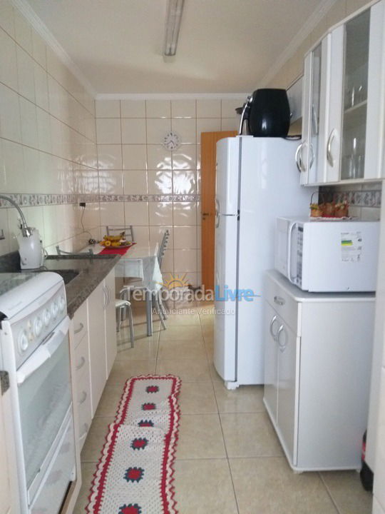 Apartamento para aluguel de temporada em Praia Grande (Praia do Caiçara)