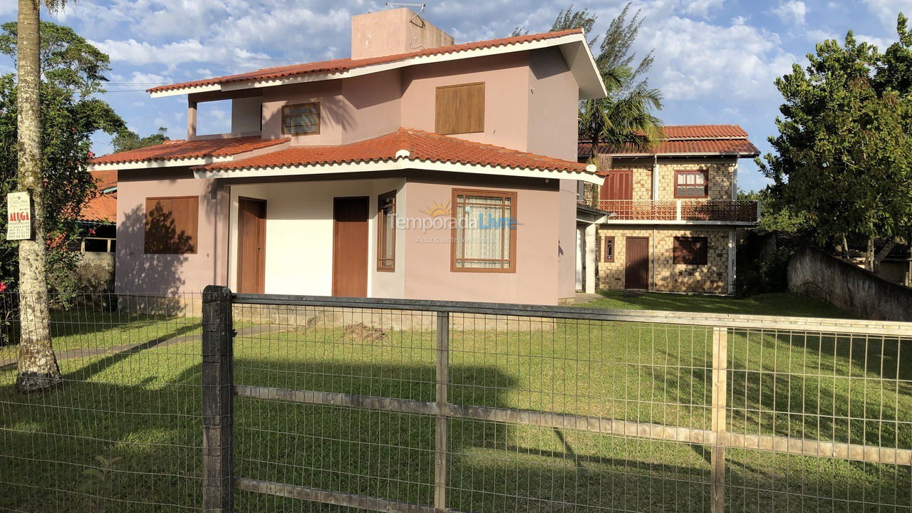 House for vacation rental in Garopaba (Praia da Ferrugem)