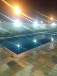 Large apartment with swimming pool with ample commerce and close to the beaches
