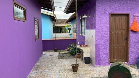 Excellent house containing 1 suite with AC, two more bedrooms, WI-FI