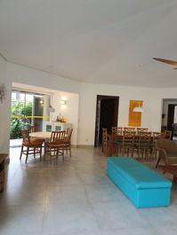 Wonderful upscale house just 120 meters from Enseada beach