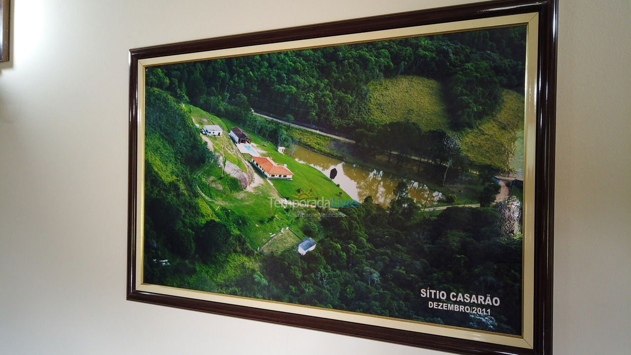 Granja para alquiler de vacaciones em Juquitiba (Para Os Amantes de Pescaria)