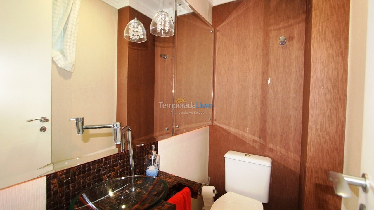 Apartamento para aluguel de temporada em Balneário Camboriú (Praia Central)