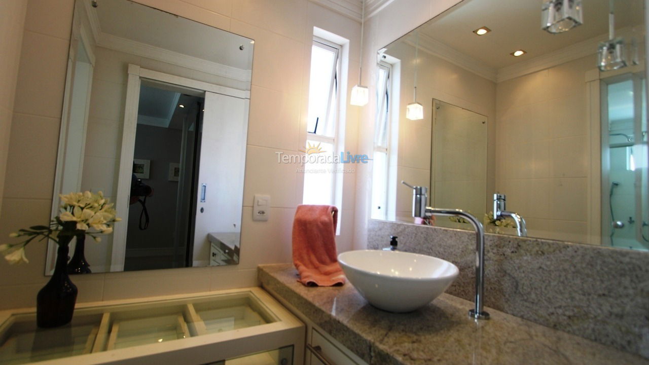 Apartamento para aluguel de temporada em Balneário Camboriú (Praia Central)