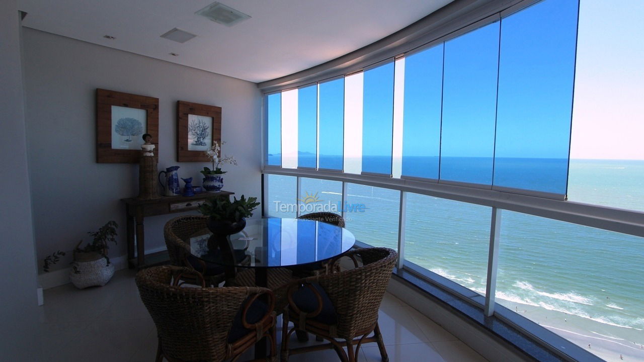 Apartamento para aluguel de temporada em Balneário Camboriú (Praia Central)