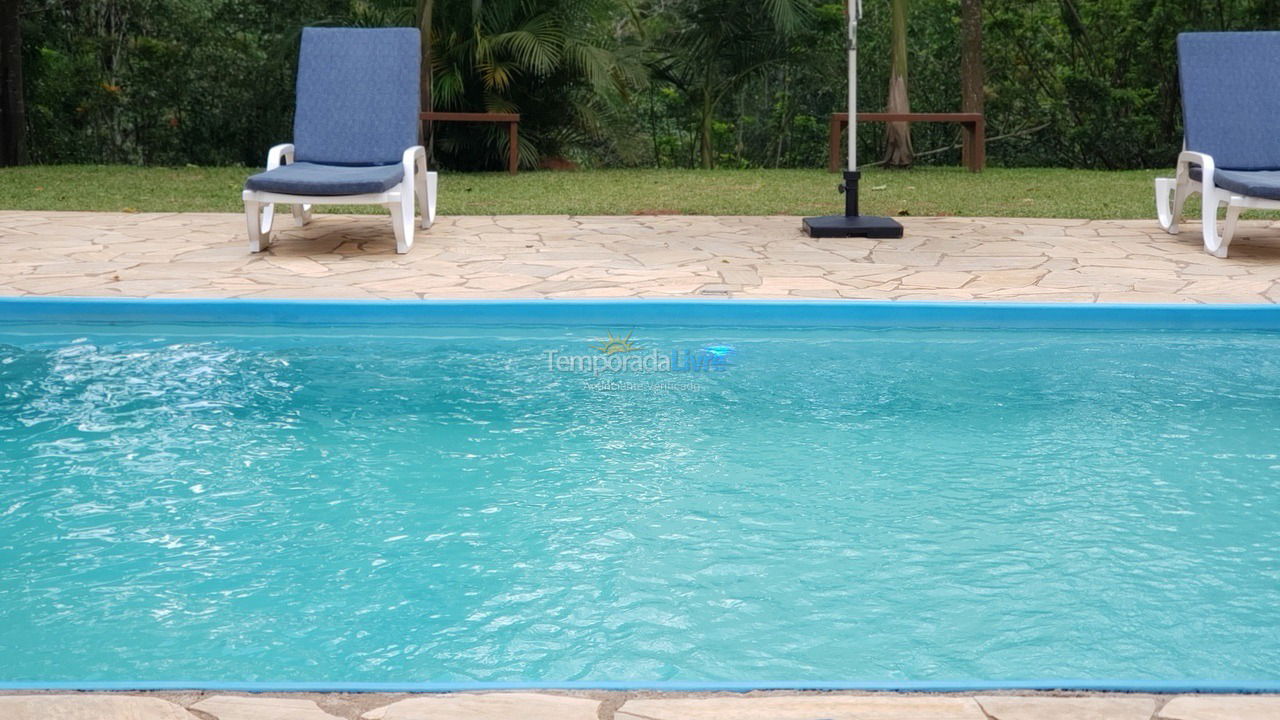 Granja para alquiler de vacaciones em Juquitiba (Piscina Adulto E Infantil Wifi)