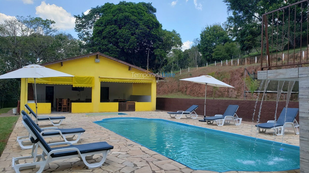 Granja para alquiler de vacaciones em Juquitiba (Piscina Adulto E Infantil Wifi)