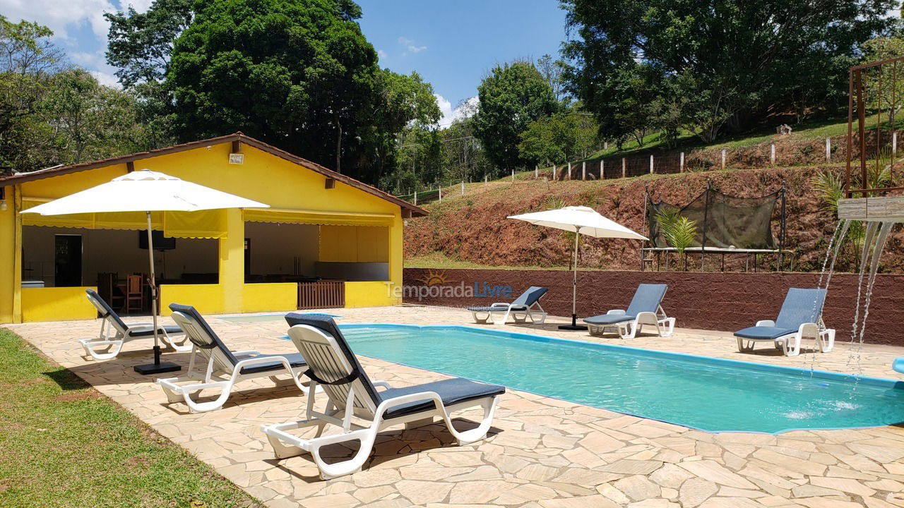 Granja para alquiler de vacaciones em Juquitiba (Piscina Adulto E Infantil Wifi)