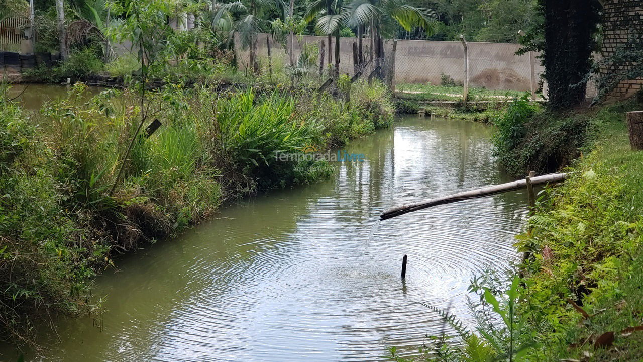 Granja para alquiler de vacaciones em Juquitiba (Piscina Adulto E Infantil Wifi)