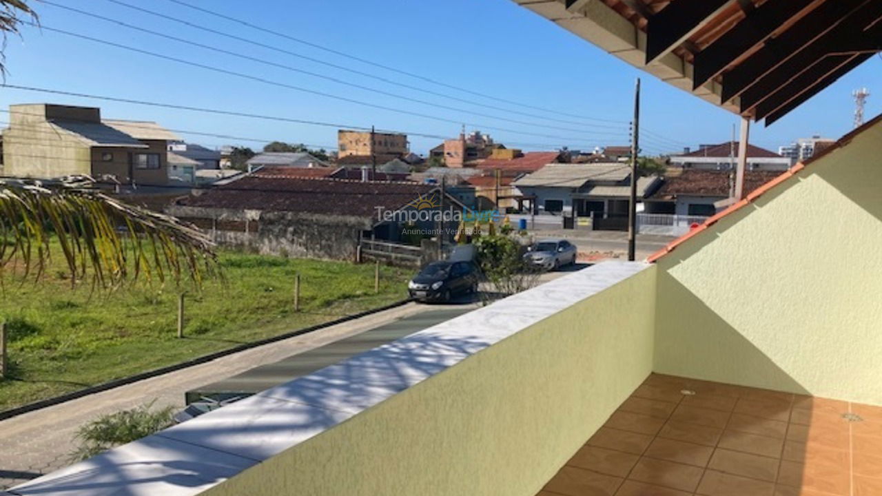 Casa para alquiler de vacaciones em São Francisco do Sul (Praia Grande)