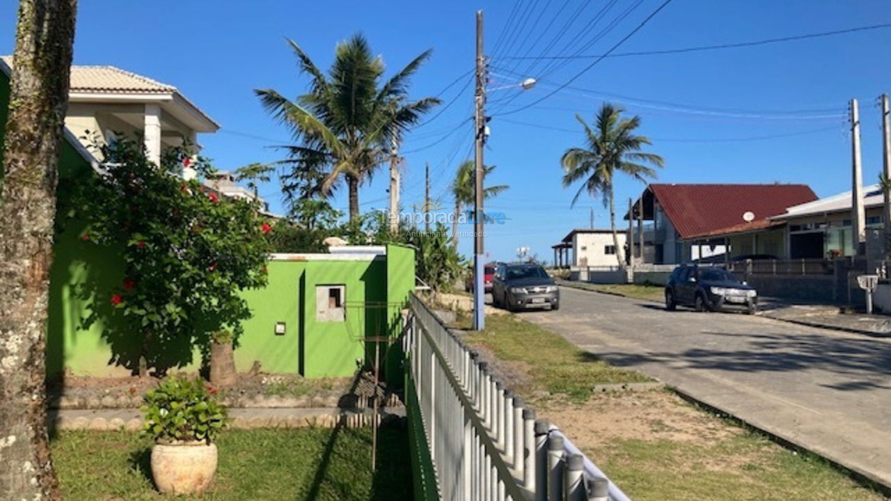 Casa para alquiler de vacaciones em São Francisco do Sul (Praia Grande)