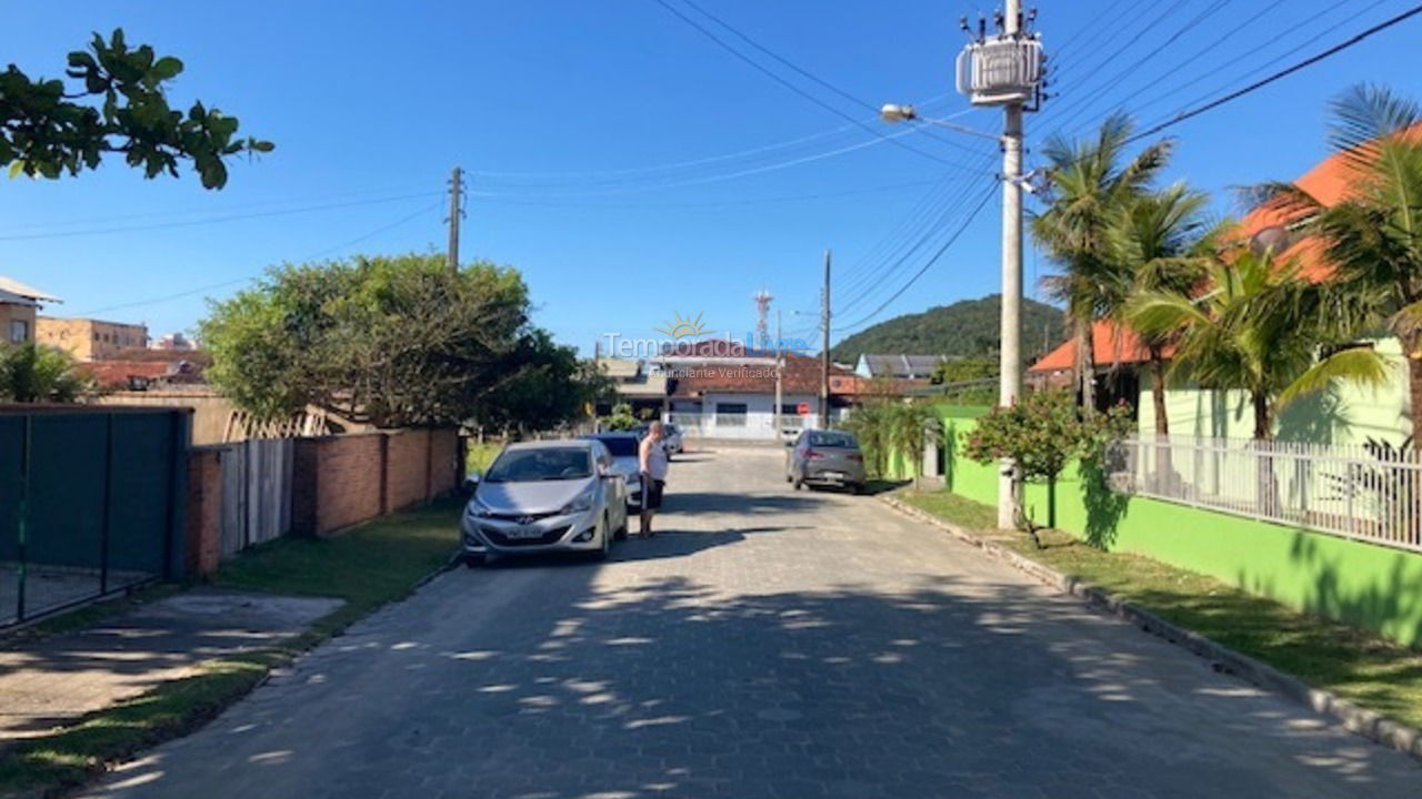 Casa para alquiler de vacaciones em São Francisco do Sul (Praia Grande)