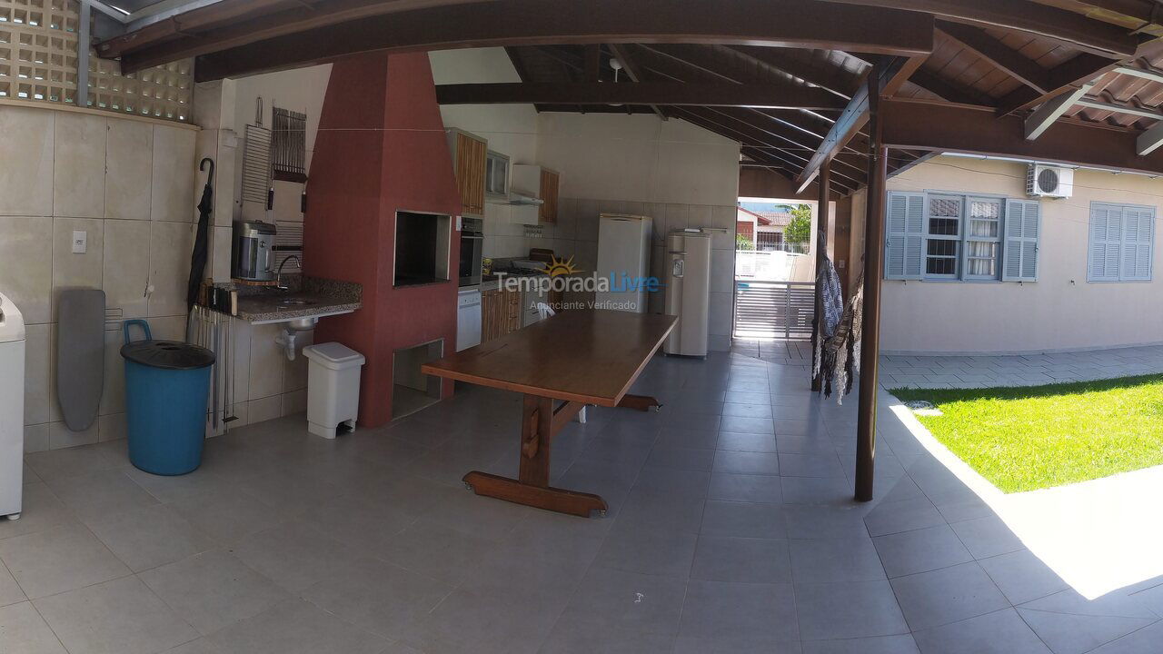 House for vacation rental in Florianopolis (Canasvieiras)