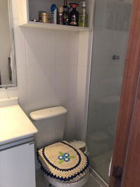 Apartamento com piscina e vista para o mar